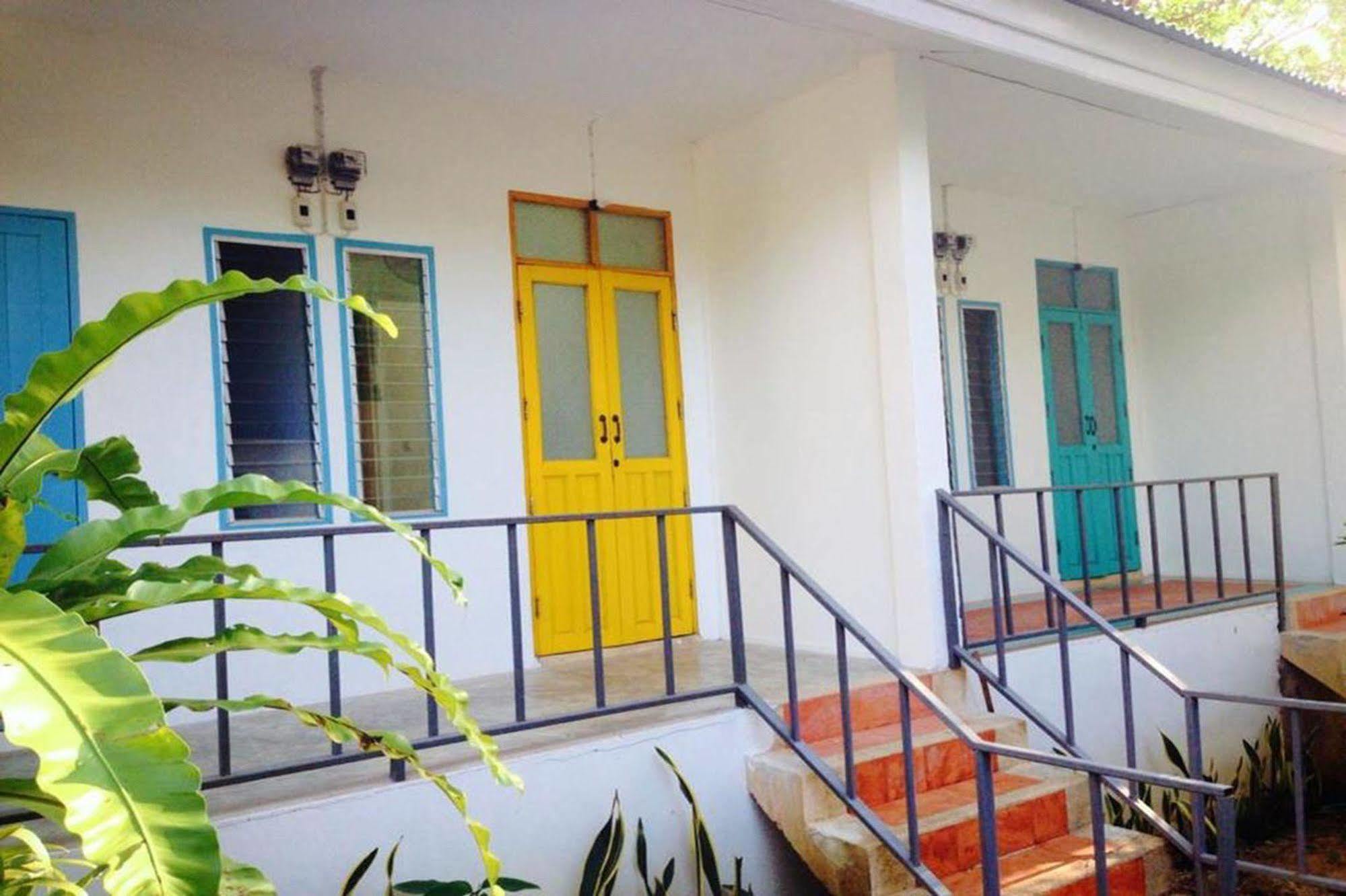 Sleepyowl Hostel Ban Bang Bao  Exterior photo
